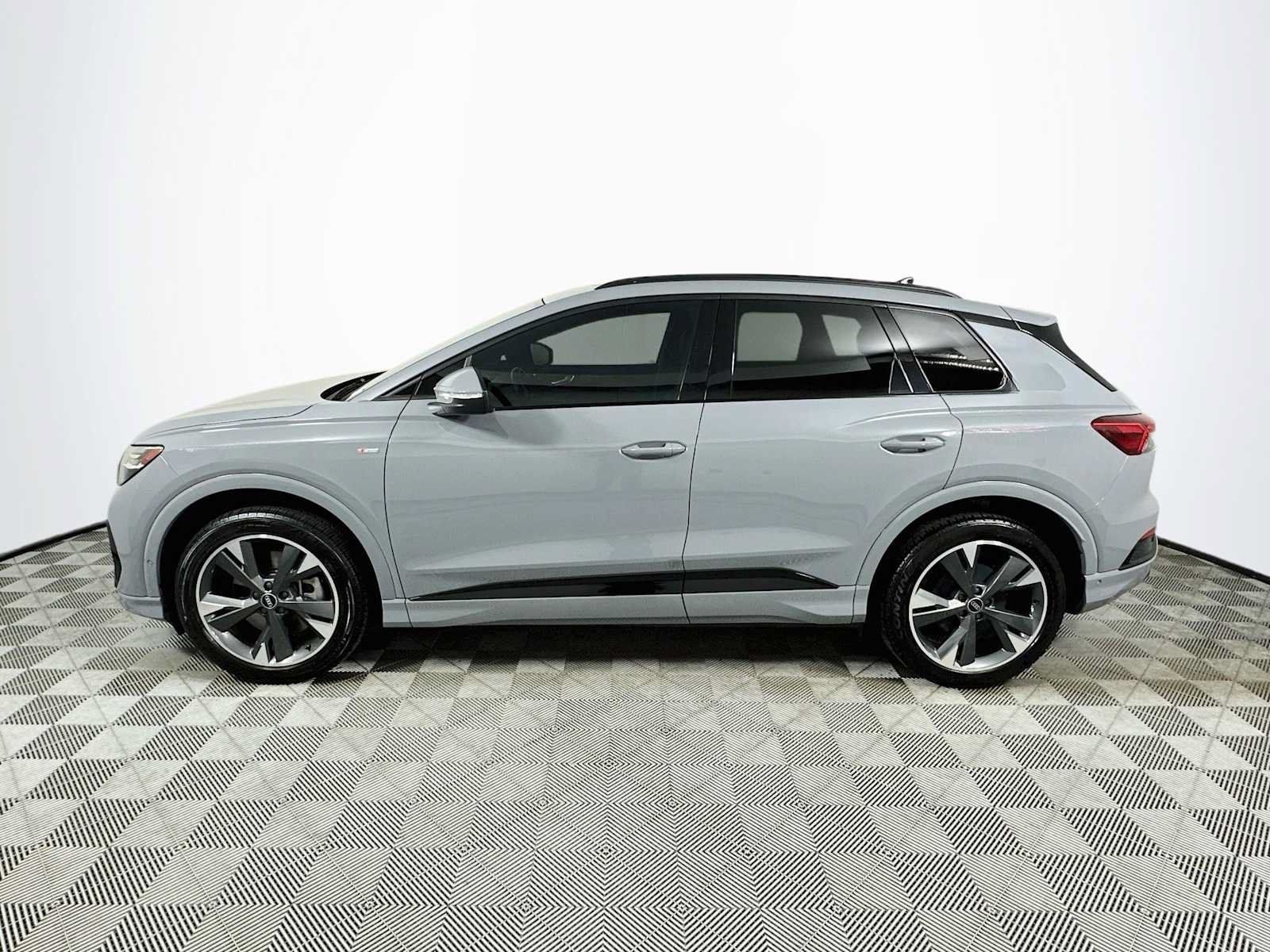 Certified 2023 Audi Q4 e-tron Prestige w/ Black Optic Package AWD/4WD image 4