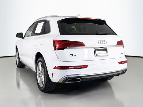 Used 2023 Audi Q5 e Premium w/ Convenience Package AWD/4WD image 5