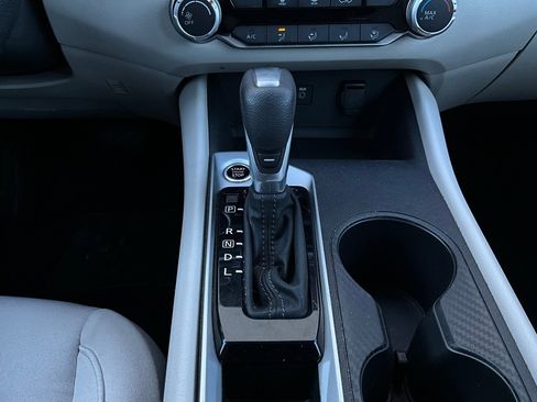 Used 2025 Nissan Altima 2.5 SV image 23