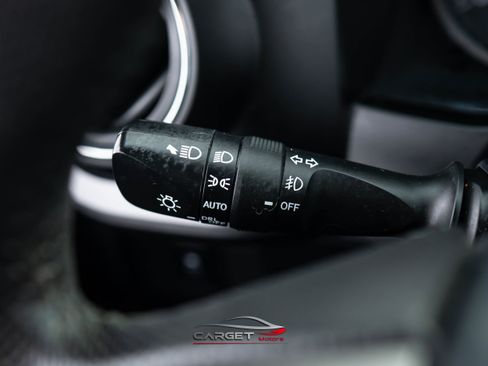 Used 2020 Toyota Tacoma TRD Off-Road image 23