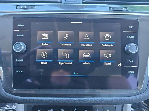 Used 2022 Volkswagen Tiguan SE image 26