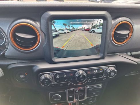 Used 2020 Jeep Gladiator Mojave image 16