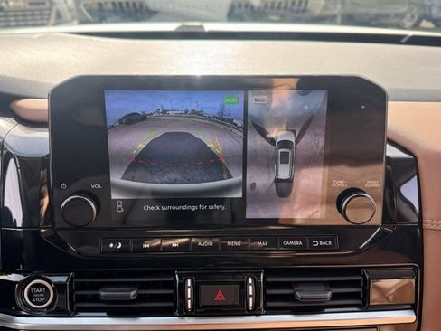 Used 2023 Nissan Pathfinder Platinum w/ Cargo Package image 20