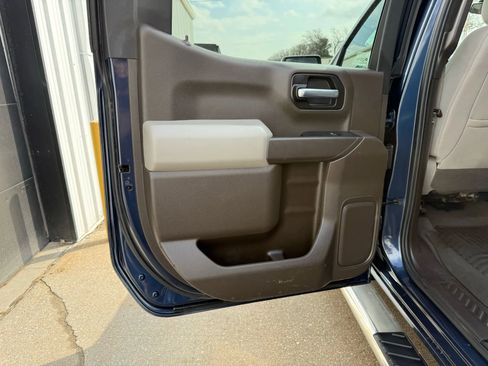 Used 2021 Chevrolet Silverado 1500 LT w/ Z71 Off-Road Package image 12