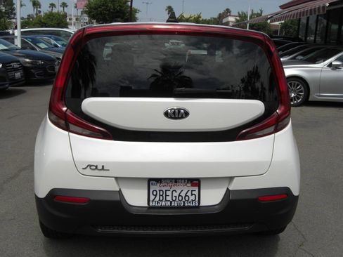 Used 2020 Kia Soul LX FWD image 10