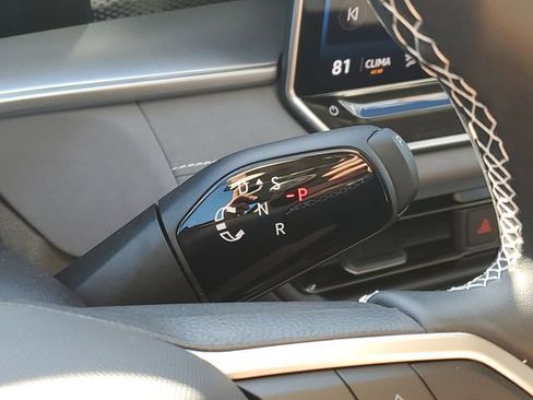 New 2026 Volkswagen Tiguan SE image 21