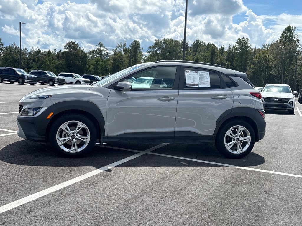Used 2022 Hyundai Kona SEL w/ Convenience Package FWD image 6