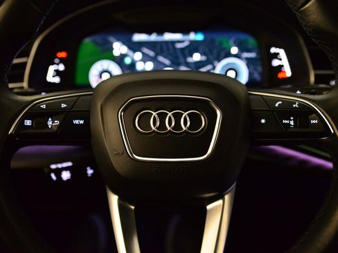 Used 2022 Audi Q7 Premium Plus w/ Premium Plus Package image 31