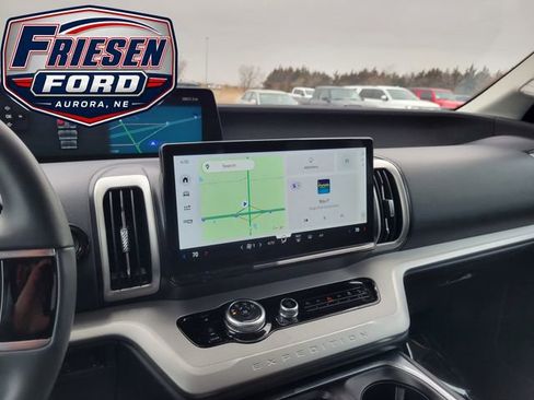 Used 2025 Ford Expedition Max Active AWD/4WD image 19