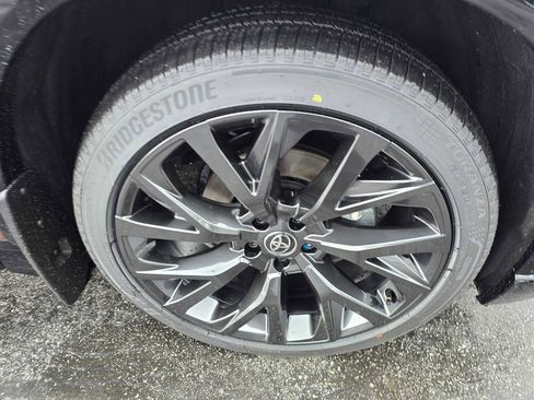 New 2025 Toyota Crown Signia image 9