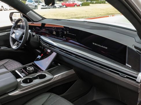 Used 2025 Cadillac Escalade V w/ LPO, Floor Liner Package image 52
