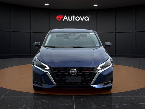 Used 2024 Nissan Altima 2.5 SR FWD image 8
