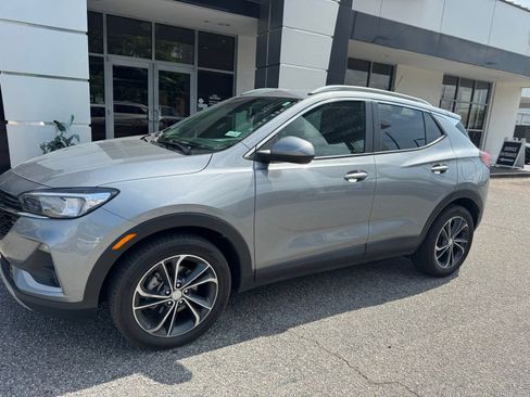 Used 2023 Buick Encore GX Select FWD image 2