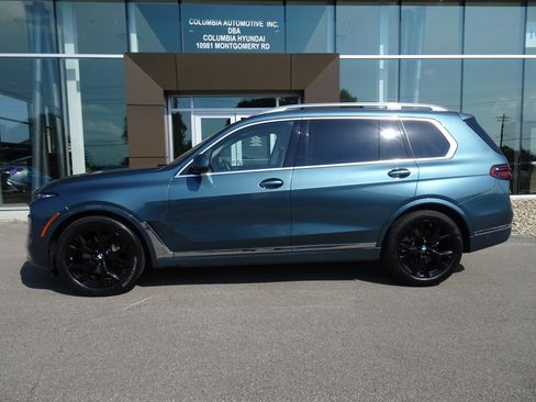 Used 2023 BMW X7 xDrive40i w/ Premium Package AWD/4WD image 2