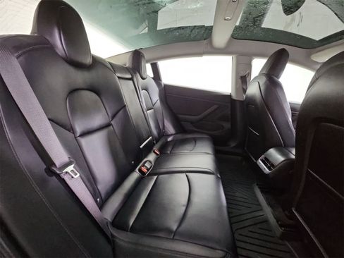 Used 2018 Tesla Model 3 Mid Range image 21