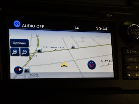 Used 2017 Nissan Titan SL AWD/4WD image 30