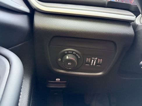 Used 2025 Jeep Grand Cherokee L Limited w/ Luxury Tech Group II RWD image 29