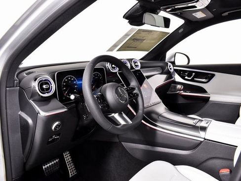 New 2026 Mercedes-Benz GLC 300 image 18