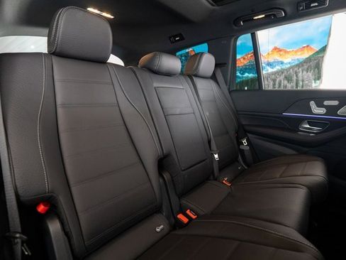 New 2026 Mercedes-Benz GLS 580 4MATIC image 38