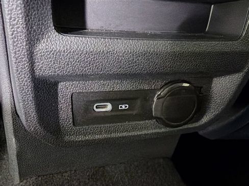 Used 2024 Volkswagen Tiguan SE FWD image 28