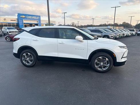 Used 2023 Chevrolet Blazer LT w/ Driver Confidence Package image 5