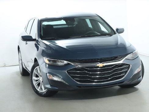 Used 2024 Chevrolet Malibu LT image 2