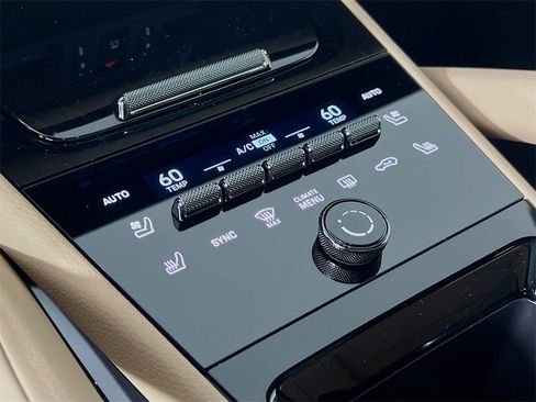 New 2026 Porsche Cayenne Base image 18