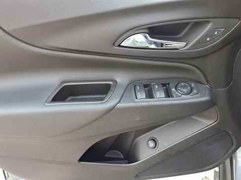 Certified 2024 Chevrolet Equinox LT FWD image 13
