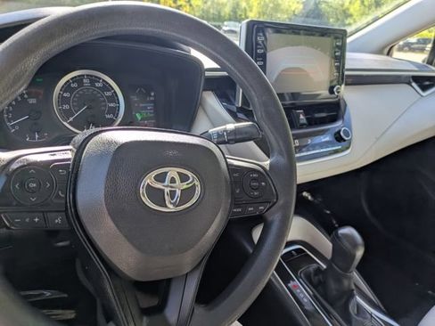 Used 2020 Toyota Corolla LE w/ LE Convenience Package FWD image 30
