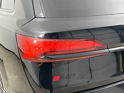 New 2026 Audi SQ7 Premium Plus AWD/4WD image 12