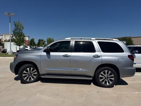 Used 2018 Toyota Sequoia Limited w/ Safety & Convenience Package image 5