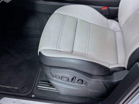 Used 2024 Porsche Cayenne S image 22