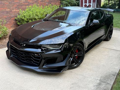 Used 2018 Chevrolet Camaro ZL1 RWD image 6