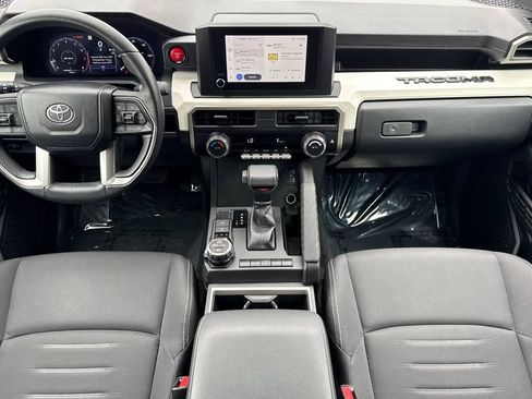 Used 2024 Toyota Tacoma TRD Off-Road AWD/4WD image 4