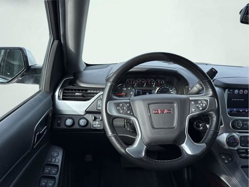 Used 2018 GMC Yukon XL SLT w/ Open Road Package AWD/4WD image 12