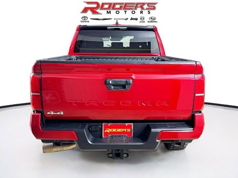 Certified 2026 Toyota Tacoma SR5 AWD/4WD image 12