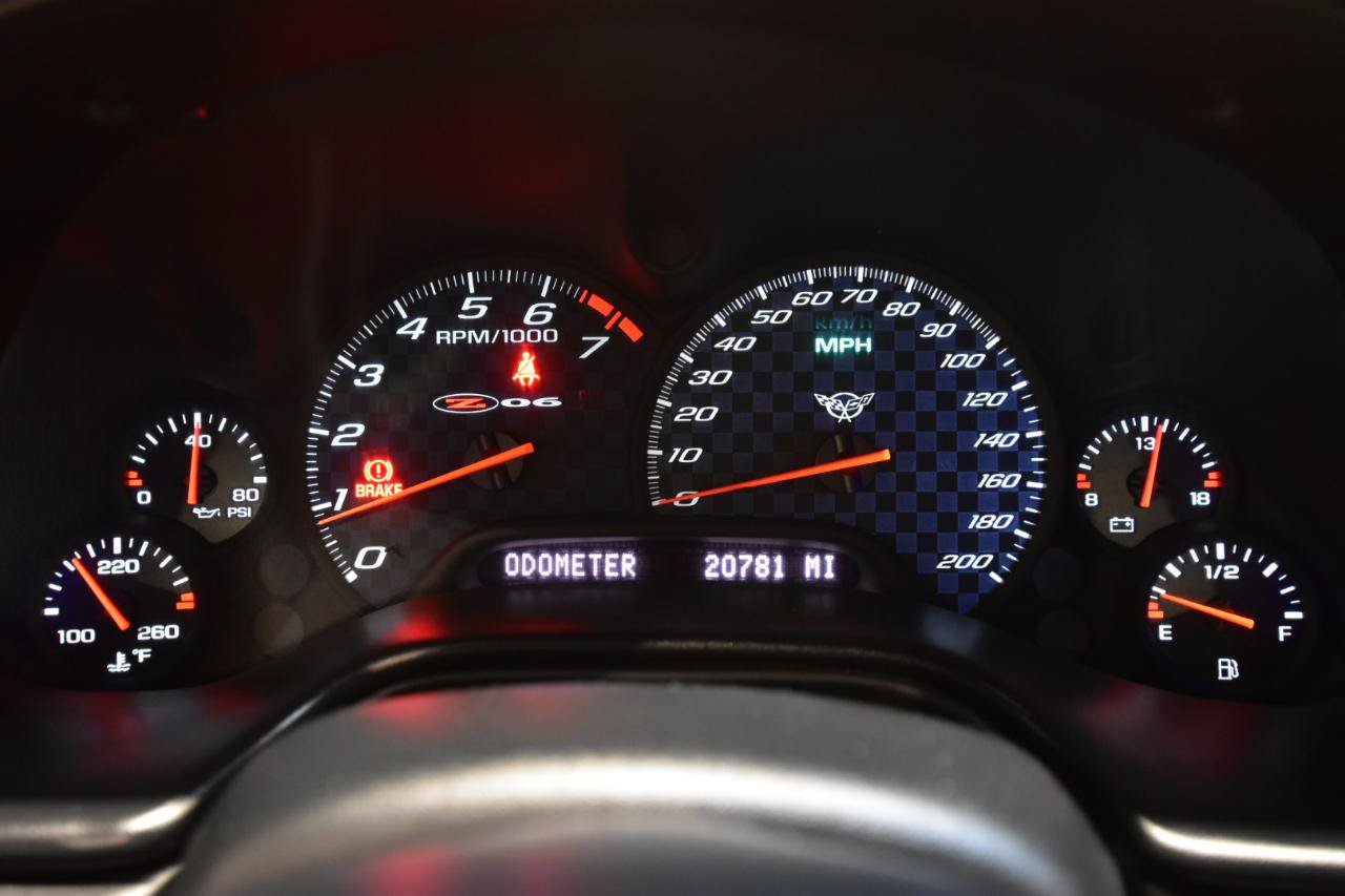 Used 2004 Chevrolet Corvette Z06 w/ Z06 Preferred Equipment Group RWD image 17