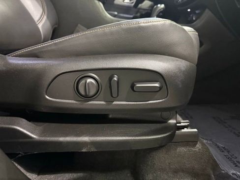 Used 2020 Chevrolet Traverse LT w/ LT Premium Package image 30