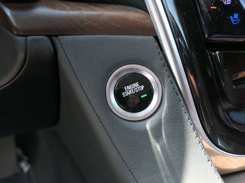 Used 2019 Cadillac Escalade Premium Luxury w/ Escalade Sport Edition image 17