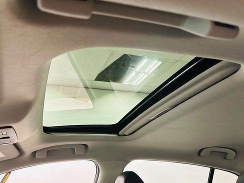 Used 2023 Nissan Sentra SR w/ SR Premium Package image 22