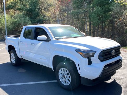 New 2025 Toyota Tacoma SR5 AWD/4WD image 7