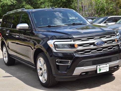 Used 2024 Ford Expedition Max Platinum AWD/4WD image 2