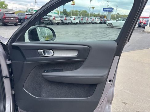 Certified 2026 Volvo XC40 B5 Plus AWD/4WD image 30