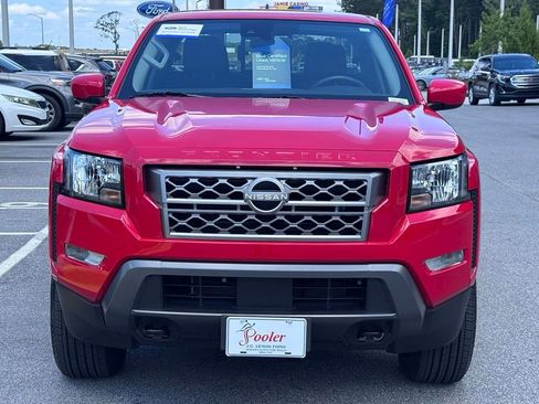 Used 2024 Nissan Frontier SV w/ SV Convenience Package AWD/4WD image 2