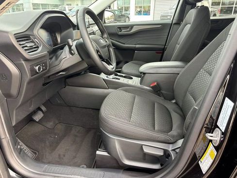 Used 2025 Ford Escape Active w/ Cold Weather Package image 8