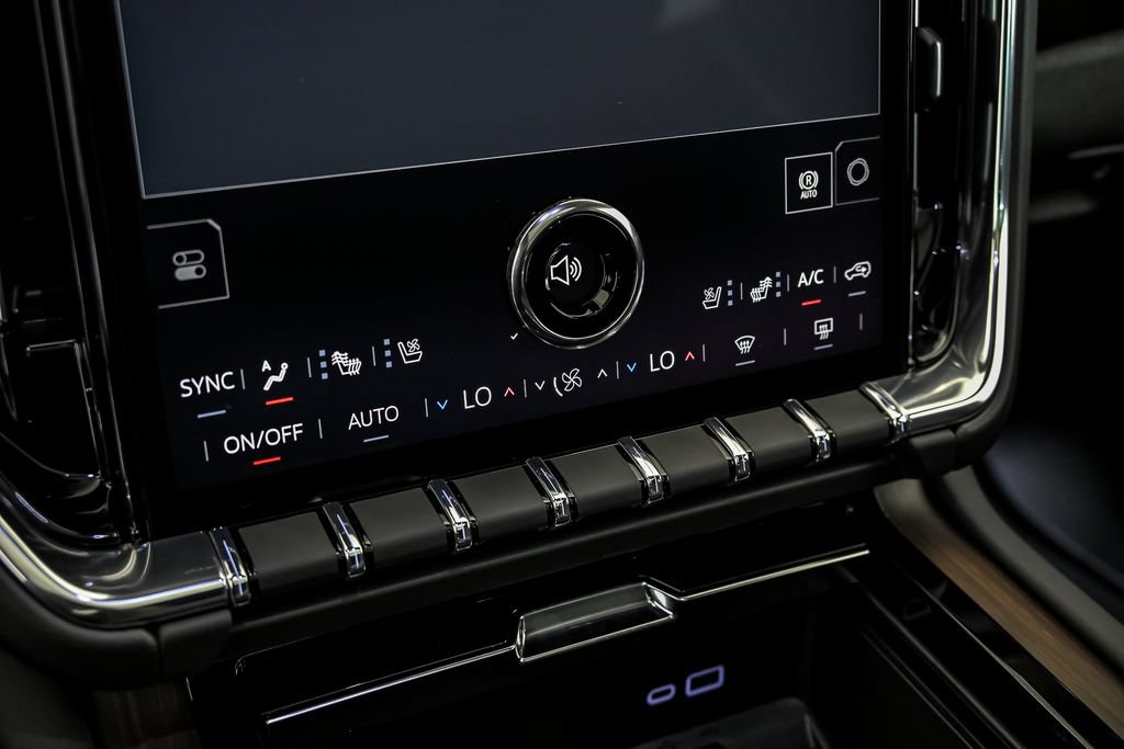 New 2026 GMC Yukon Denali w/ Denali Reserve Package AWD/4WD image 19