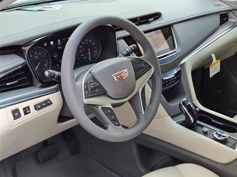 New 2026 Cadillac XT5 Premium Luxury w/ LPO, Floor Liner Package image 10