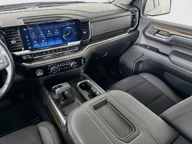 Used 2022 Chevrolet Silverado 1500 RST w/ Z71 Off-Road Package AWD/4WD image 24
