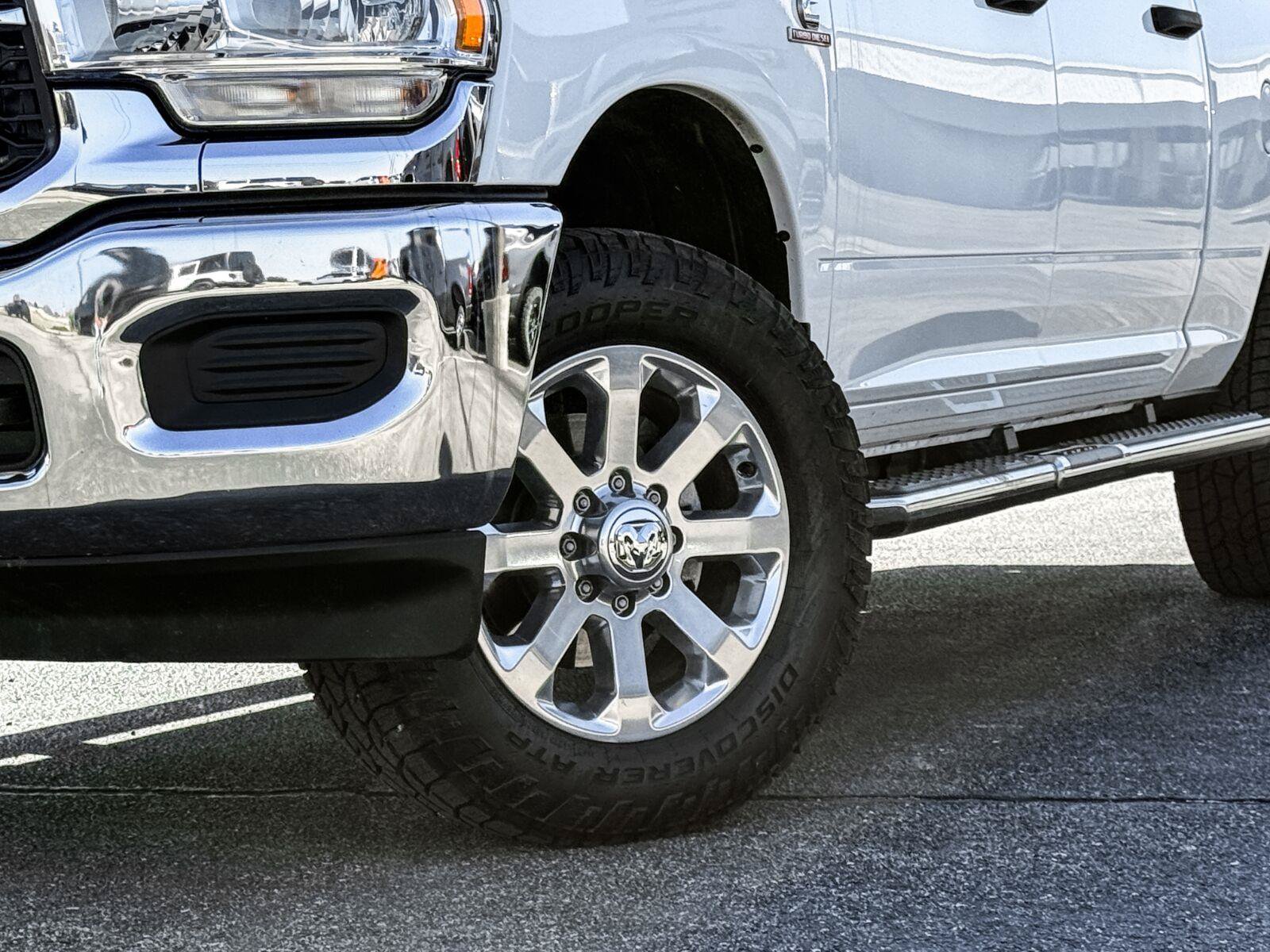 Used 2024 RAM 2500 Tradesman w/ Chrome Appearance Group AWD/4WD image 2