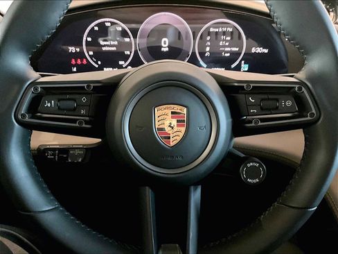 Used 2025 Porsche Taycan image 18